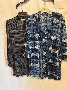 Style & Co tops-2 pk. Knit blk/blu floral & knit blk/white squares. Sz 1X